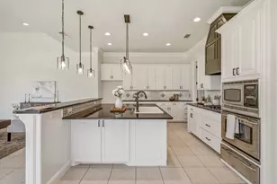 2414 Vineyard Dr, Granbury, TX 76048 - Photo 9