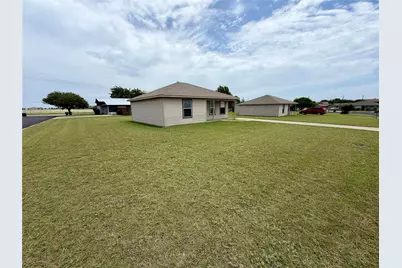 1708 Overland Drive, Cleburne, TX 76033 - Photo 15