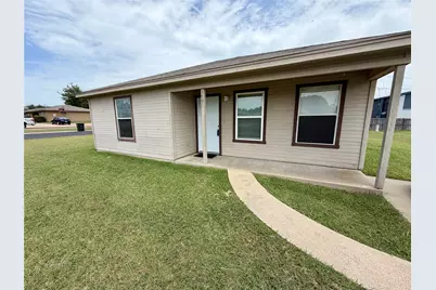 1708 Overland Drive, Cleburne, TX 76033 - Photo 3
