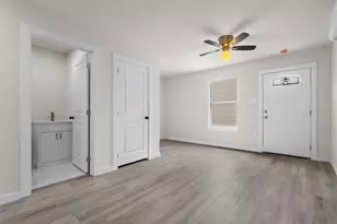106 Mt Shasta St, Dallas, TX 75211 - Photo 25