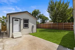 106 Mt Shasta St, Dallas, TX 75211 - Photo 21