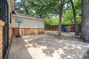 10323 Budtime Ln, Dallas, TX 75217 - Photo 25