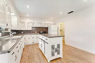 118 E Florence St, Denison, TX 75021 - Photo 11