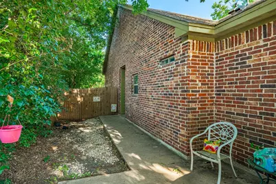 103 Del Rio Avenue #B, Benbrook, TX 76126 - Photo 5