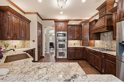 7805 Vineyard Court, North Richland Hills, TX 76182 - Photo 11