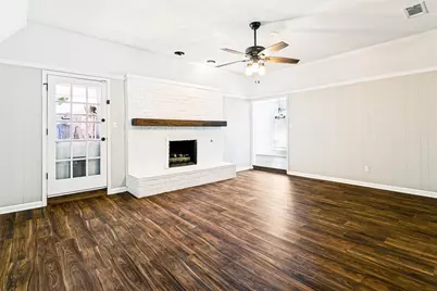 333 W Louella Drive, Hurst, TX 76054 - Photo 13
