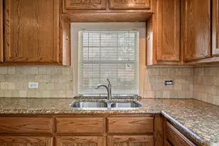422 N Wood St, Denton, TX 76209 - Photo 11