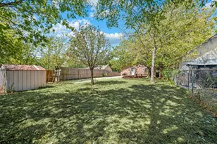 422 N Wood St, Denton, TX 76209 - Photo 25