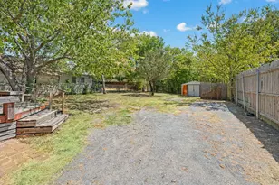 422 N Wood St, Denton, TX 76209 - Photo 25