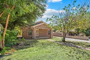 422 N Wood St, Denton, TX 76209 - Photo 3