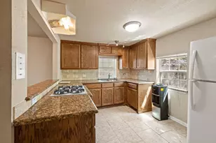 422 N Wood St, Denton, TX 76209 - Photo 9