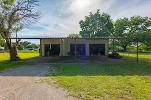 131 S Crescent St, Gorman, TX 76454 - Photo 29