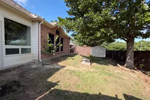 529 Olympia St, DeSoto, TX 75115 - Photo 5