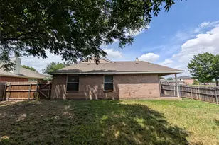 700 Flamingo Dr, Saginaw, TX 76131 - Photo 25
