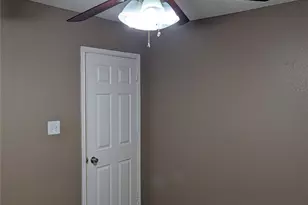 700 Flamingo Dr, Saginaw, TX 76131 - Photo 11
