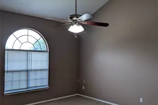 700 Flamingo Dr, Saginaw, TX 76131 - Photo 5