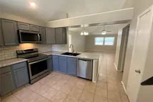 2313 Dalewood Ln, Bedford, TX 76022 - Photo 5