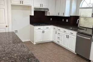 404 Belmont Ct, Lewisville, TX 75067 - Photo 9