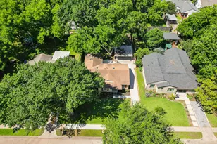 563 Hambrick Rd, Dallas, TX 75218 - Photo 33