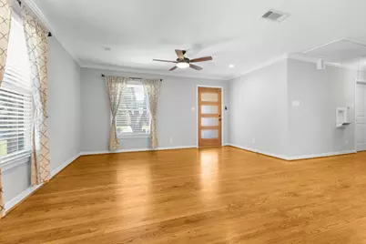 563 Hambrick Road, Dallas, TX 75218 - Photo 17
