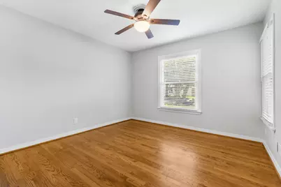 563 Hambrick Road, Dallas, TX 75218 - Photo 13