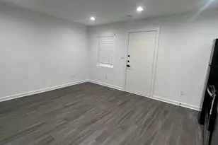 321 E 8th St, Dallas, TX 75203 - Photo 3