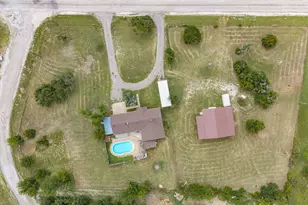 704 Land of Goshen Dr, Springtown, TX 76082 - Photo 37