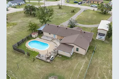 704 Land Of Goshen Drive, Springtown, TX 76082 - Photo 3