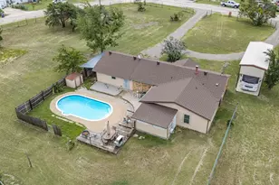 704 Land of Goshen Dr, Springtown, TX 76082 - Photo 3