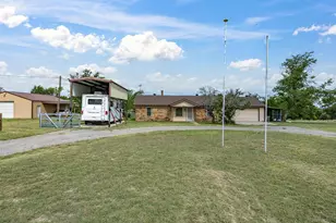 704 Land of Goshen Dr, Springtown, TX 76082 - Photo 11