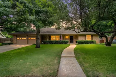 8520 Marys Creek Drive, Benbrook, TX 76116 - Photo 39