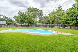 8520 Marys Creek Dr, Benbrook, TX 76116 - Photo 35