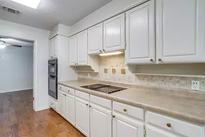 8520 Marys Creek Drive, Benbrook, TX 76116 - Photo 15