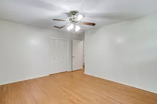 8520 Marys Creek Dr, Benbrook, TX 76116 - Photo 23