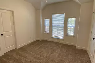 622 W Florence St, Denison, TX 75020 - Photo 9