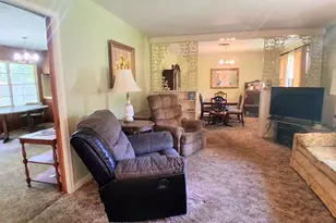 913 Lazy Ln, Bryan, TX 77802 - Photo 5