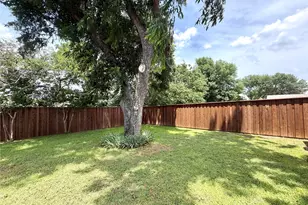519 Price Dr, Lewisville, TX 75067 - Photo 9