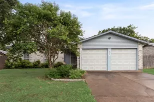 902 Dawnview St, Arlington, TX 76014 - Photo 1