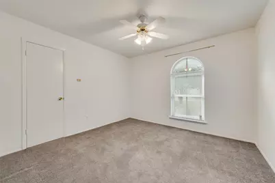902 Dawnview Street, Arlington, TX 76014 - Photo 9