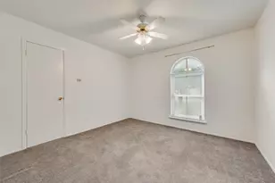 902 Dawnview St, Arlington, TX 76014 - Photo 9