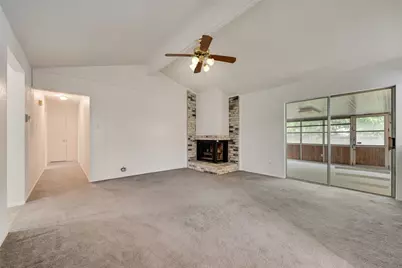 902 Dawnview Street, Arlington, TX 76014 - Photo 3