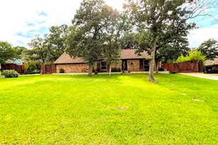 1212 Vera Ln, Kennedale, TX 76060 - Photo 1