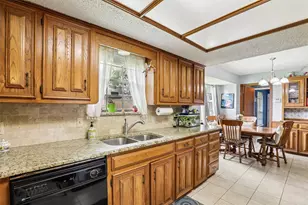 1549 Oak Creek Dr, Lewisville, TX 75077 - Photo 9