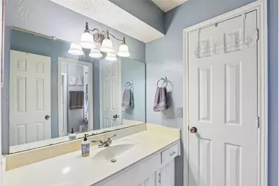 1549 Oak Creek Drive, Lewisville, TX 75077 - Photo 15