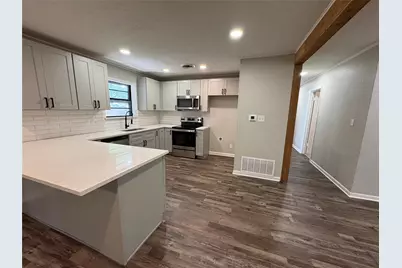 607 S Broad Street, Saint Jo, TX 76265 - Photo 5
