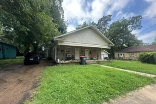 828 E Price St, Paris, TX 75460 - Photo 1