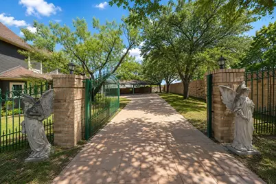 7400 Golf Club Drive, Fort Worth, TX 76179 - Photo 29