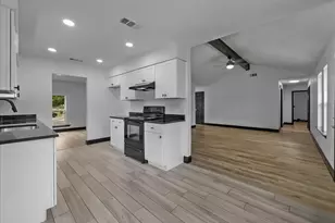 3950 Cypress Wood Ct, Fort Worth, TX 76133 - Photo 3