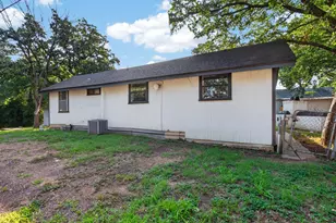 215 Folly Beach Dr, Lake Dallas, TX 75065 - Photo 15