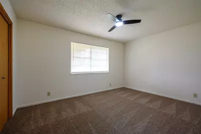 820 N Avenue A, Springtown, TX 76082 - Photo 17